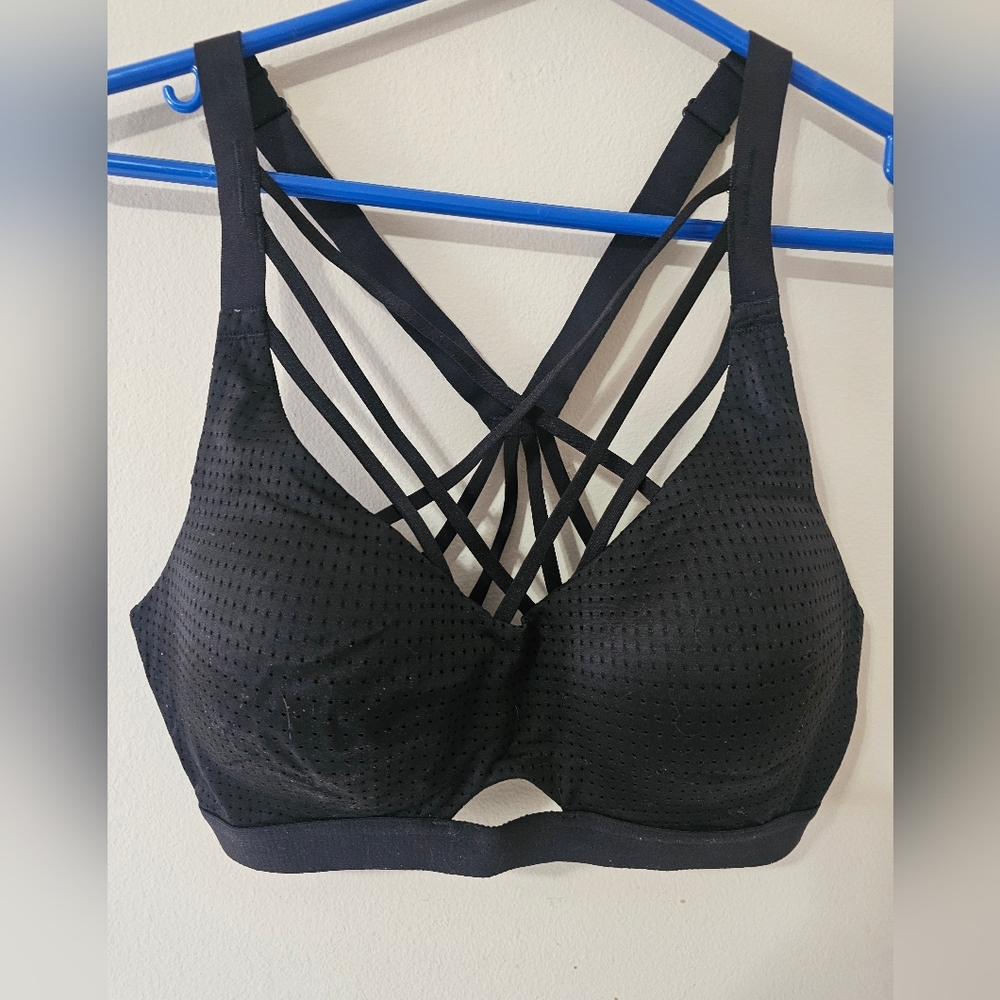 Victoria Secret Cross Front Sports Bra 34C